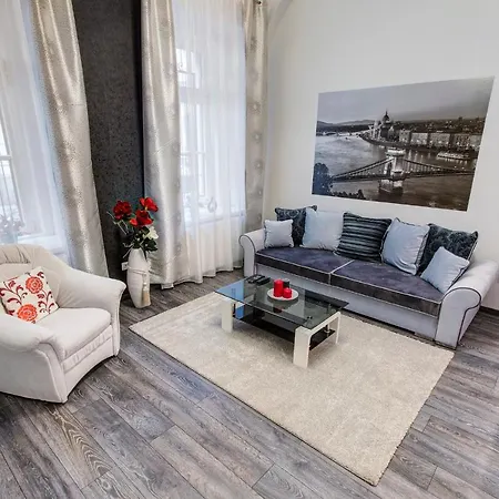 Apartment Sweet Dreams In The Heart Of The City