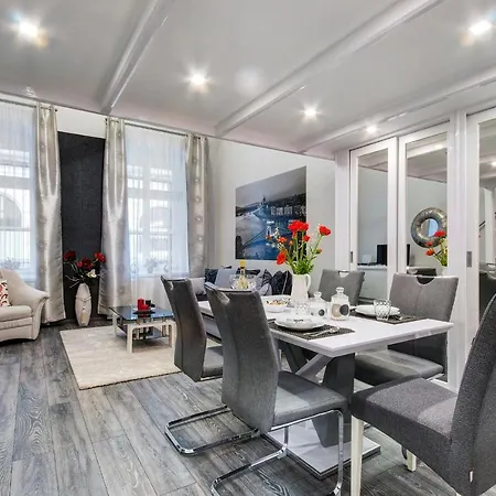 Sweet Dreams In The Heart Of The City Apartment *