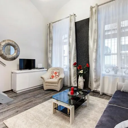 Sweet Dreams In The Heart Of The City Apartment Budapest